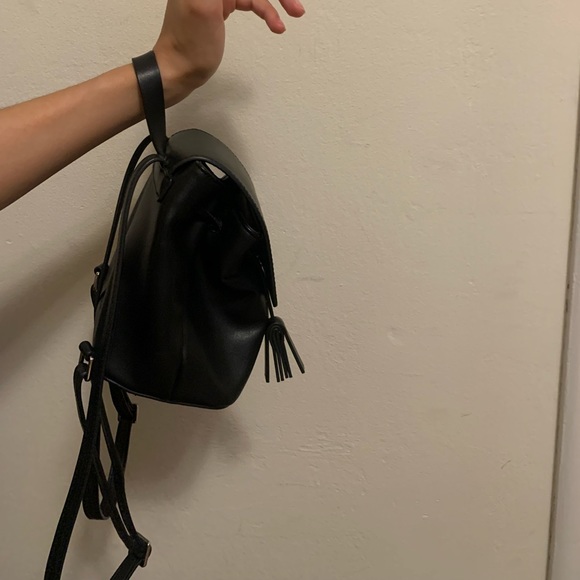 French connection backpack purse -black - Picture 9 of 12